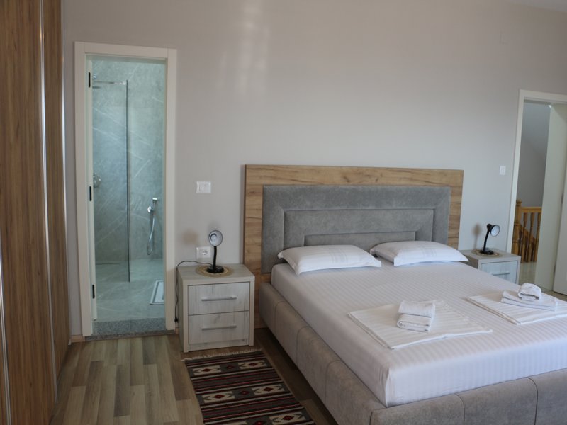 Deluxe Double Room 2