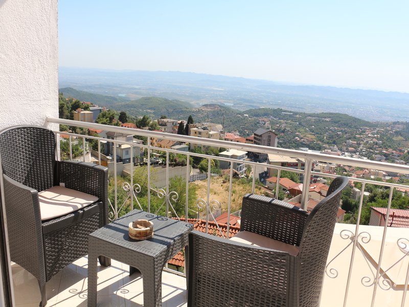 Double Room with Balcony 3